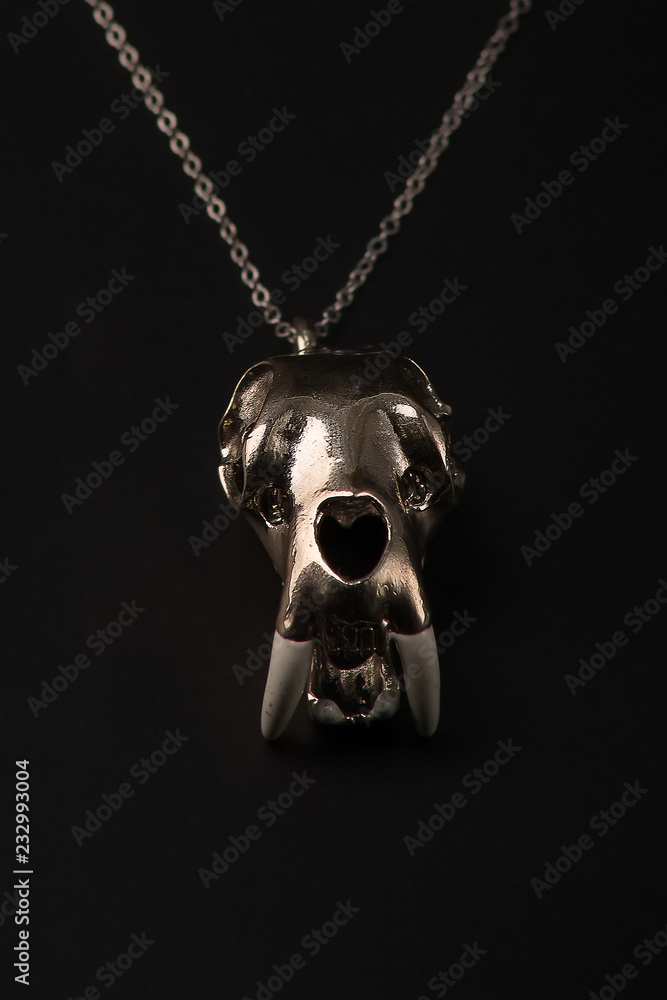 Saber Toothed Tiger Charm Lock Necklace – ZOCALO JAPAN OFFICIAL WEB SITE