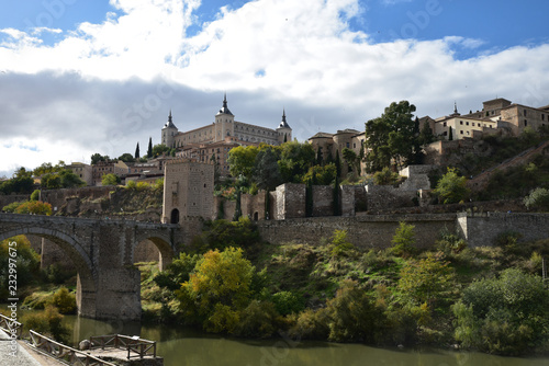 Les bords du Tage à Tolède en Espagne © JFBRUNEAU