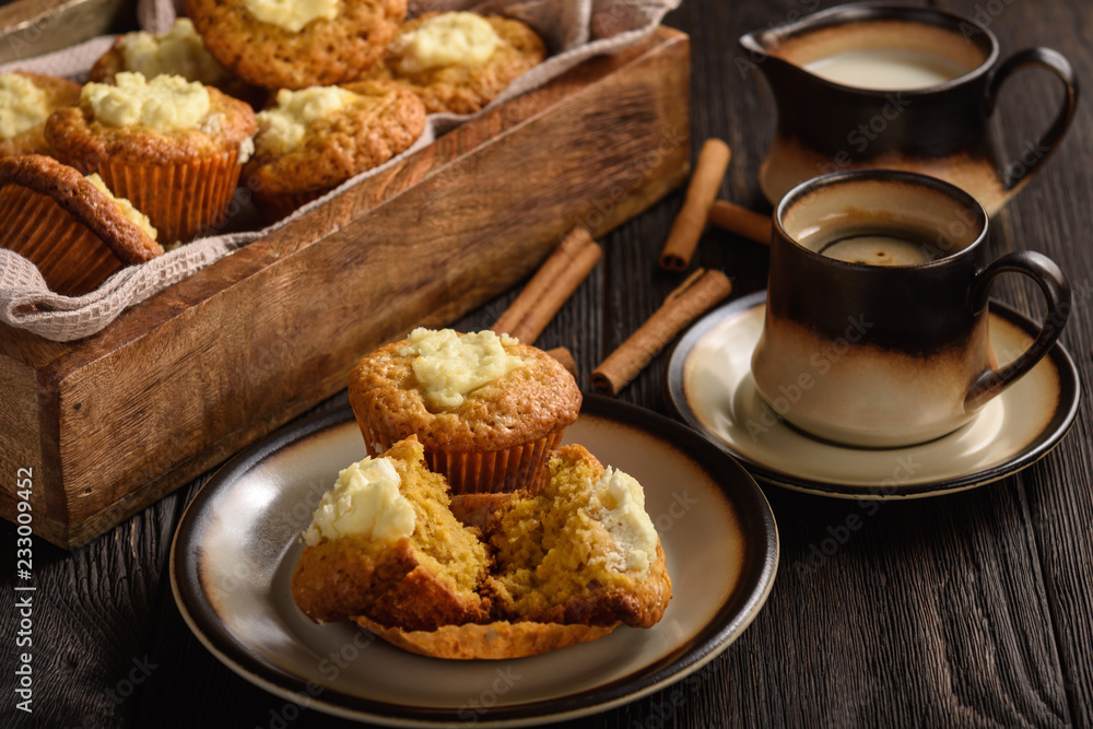 Pumpkin muffins with cream cheese stuffing. Pumpkin muffins with cream cheese stuffing.