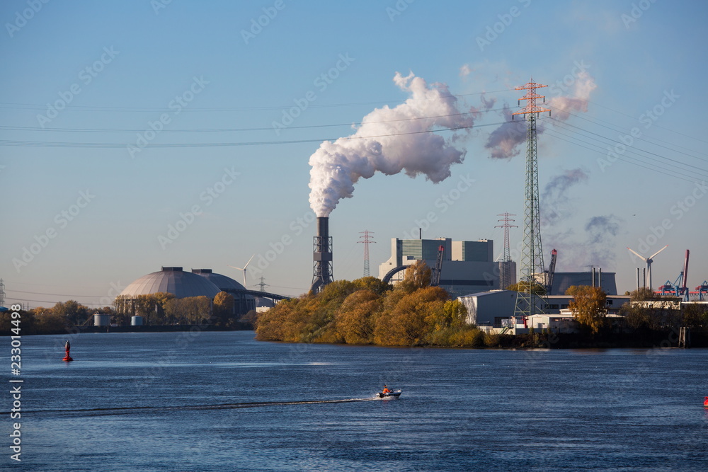 Steinkohlekraftwerk Moorburg an der Elbe in Hamburg