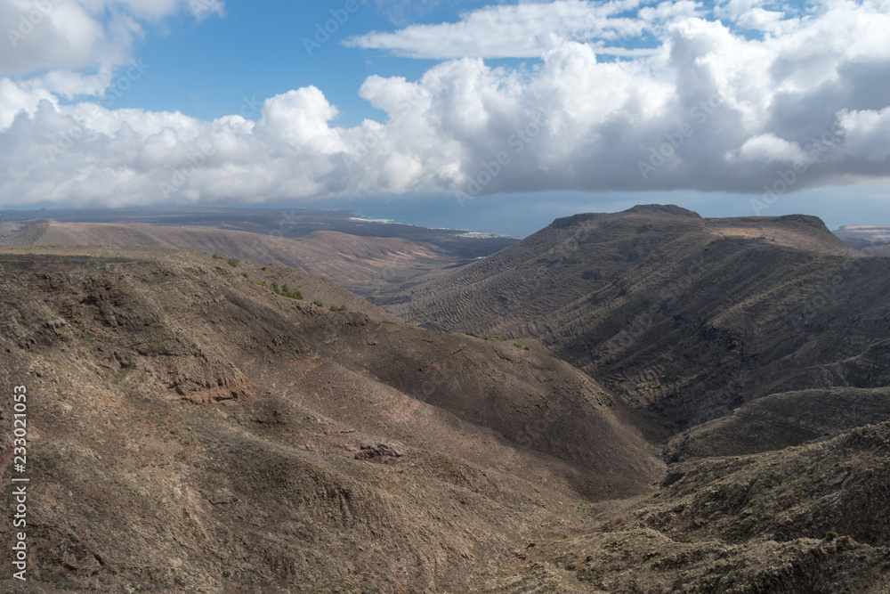 Fototapeta premium Arid landscape, Lanzarote, Canary, Spain