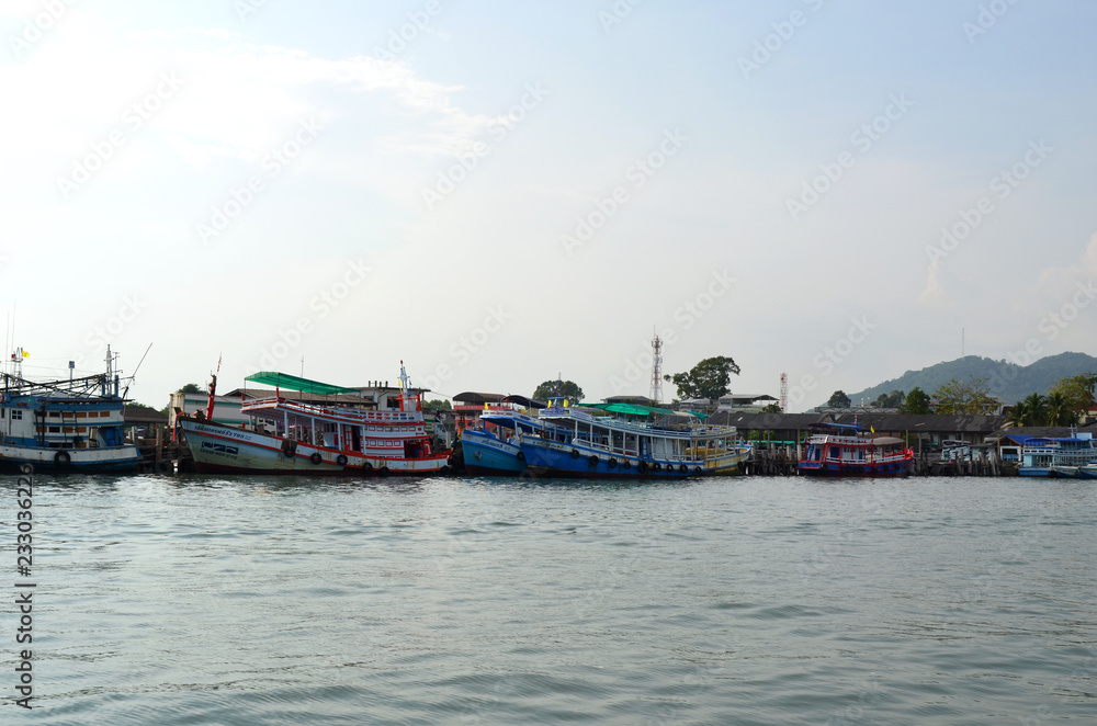 bateau de pêche Thaïlandais