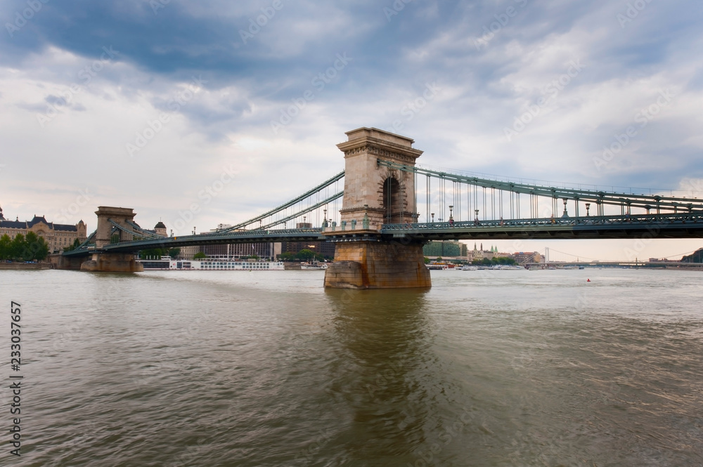 Fototapeta premium Budapest - Chain Bridge