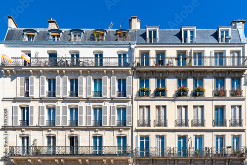  Paris, beautiful house in Montmartre, typical parisian facade rue Lepic 