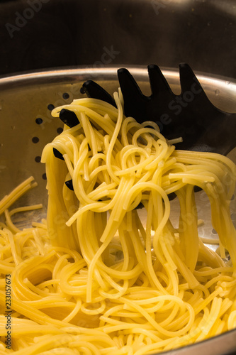 Spaghetti Noodles with Strainer