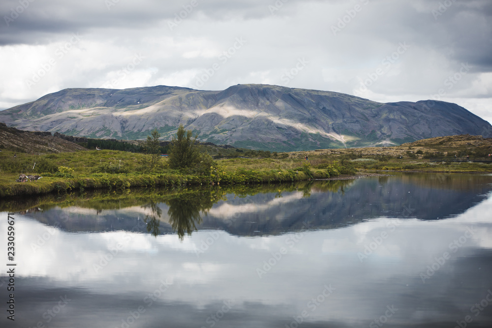 Fototapeta premium lake in the mountains