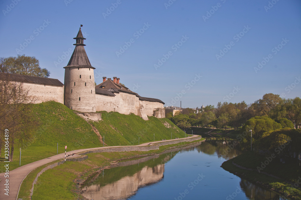 Sightseeing Russia. Gold ring, the city of Pskov. Towers of the Kremlin Sightseeing Russia. Gold ring, the city of Pskov. Towers of the Kremlin
