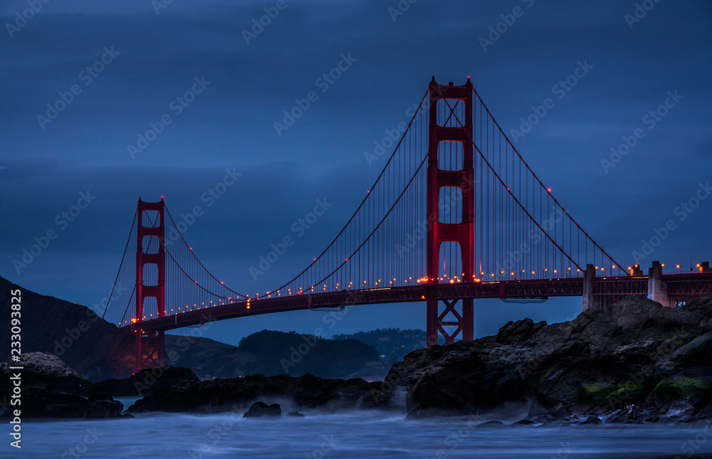 Fototapeta premium View of Golden Gate Bridge at the blue hour from Baker Beach