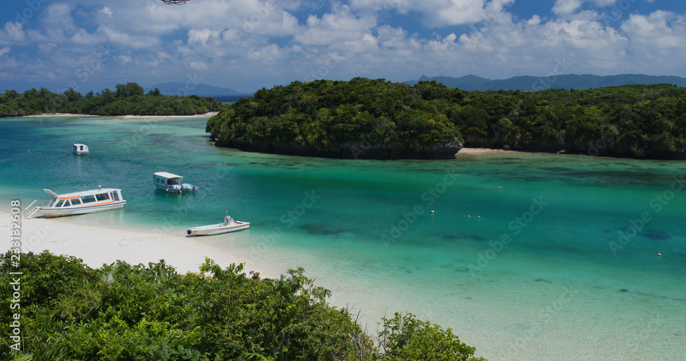 Fototapeta premium Kabira Bay in ishigaki island of Japan