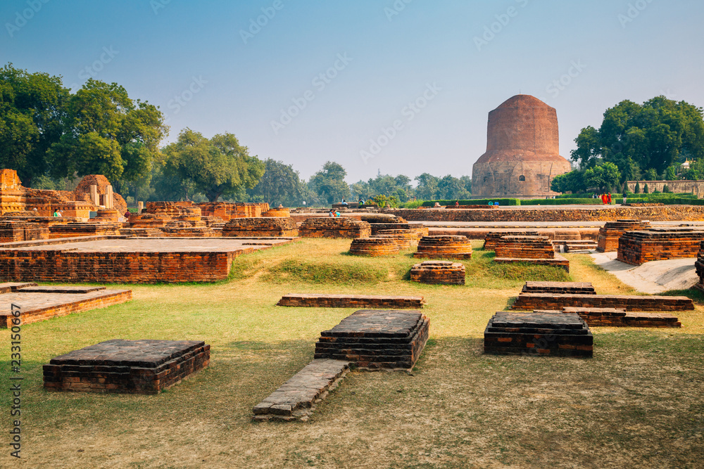 Dhamekh Stupa Sarnath ancient ruins in Varanasi, India Stock Photo ...