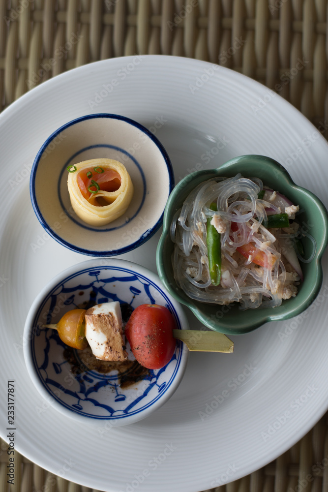 selection hot and cold hor d'oeurves with sparkling champagne selection hot and cold hor d'oeurves with sparkling champagne