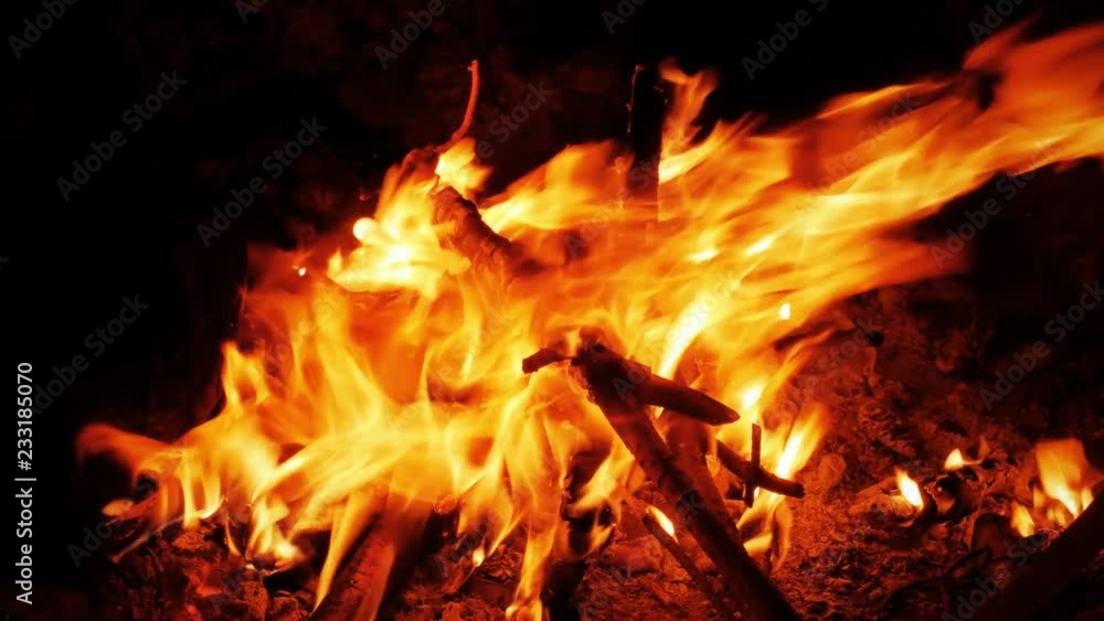 Campfire Real-Time Burning In The Dark 4K 2 Campfire Real-Time Burning In The Dark 4K 2