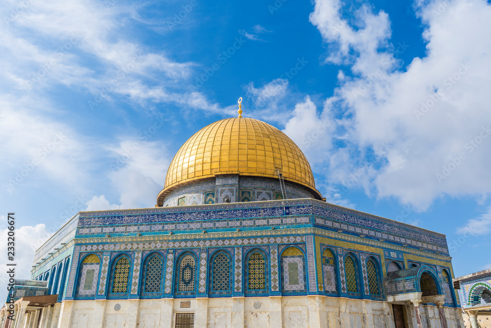 Fototapeta premium The Dome of the Rock on the Temple Mount in Jerusalem