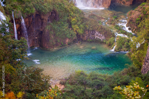 Fototapeta Naklejka Na Ścianę i Meble -  The waterfall lake