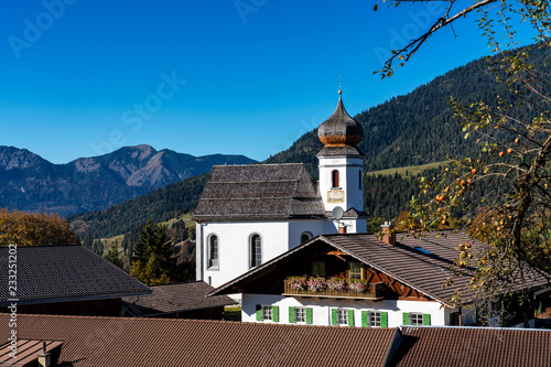 Wallpaper Mural Deutschland - Bayern - Garmisch - Kirche in Wamberg Torontodigital.ca