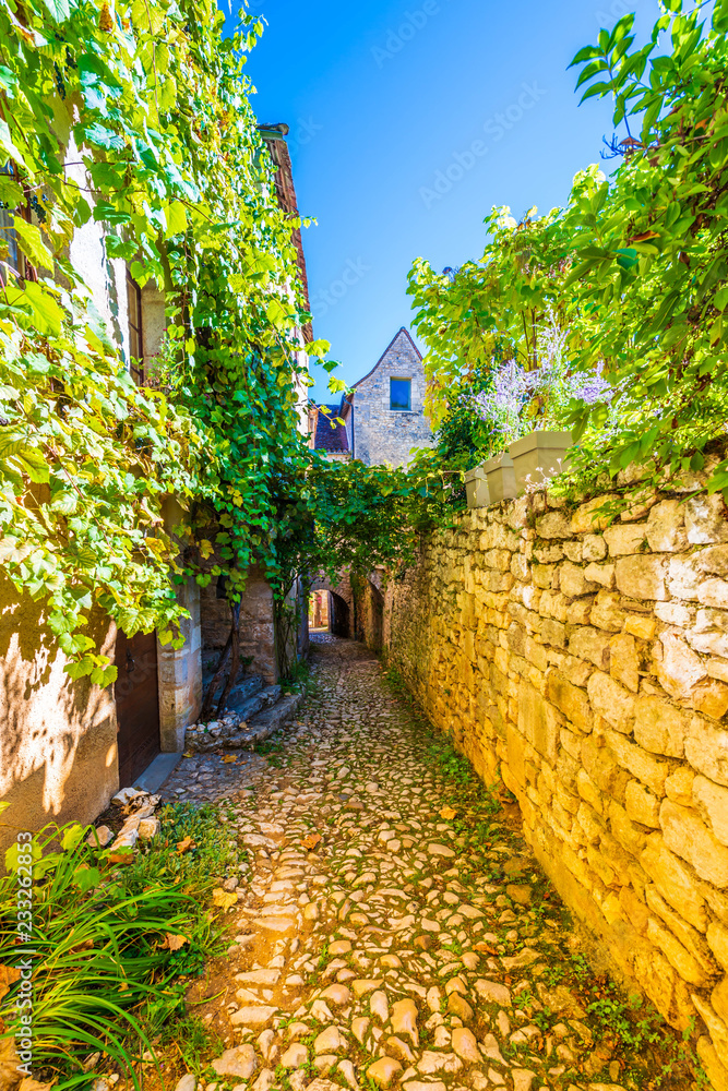 Saint Cirq Lapopie village médiéval en Occitanie, France