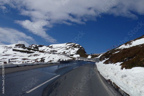 Wallpaper Mural Großglockner Hochalpenstraße im September Torontodigital.ca