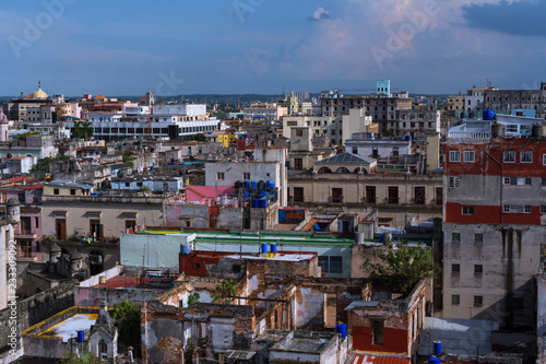 Edificios y viviendas en el centro de la Habana Vieja.