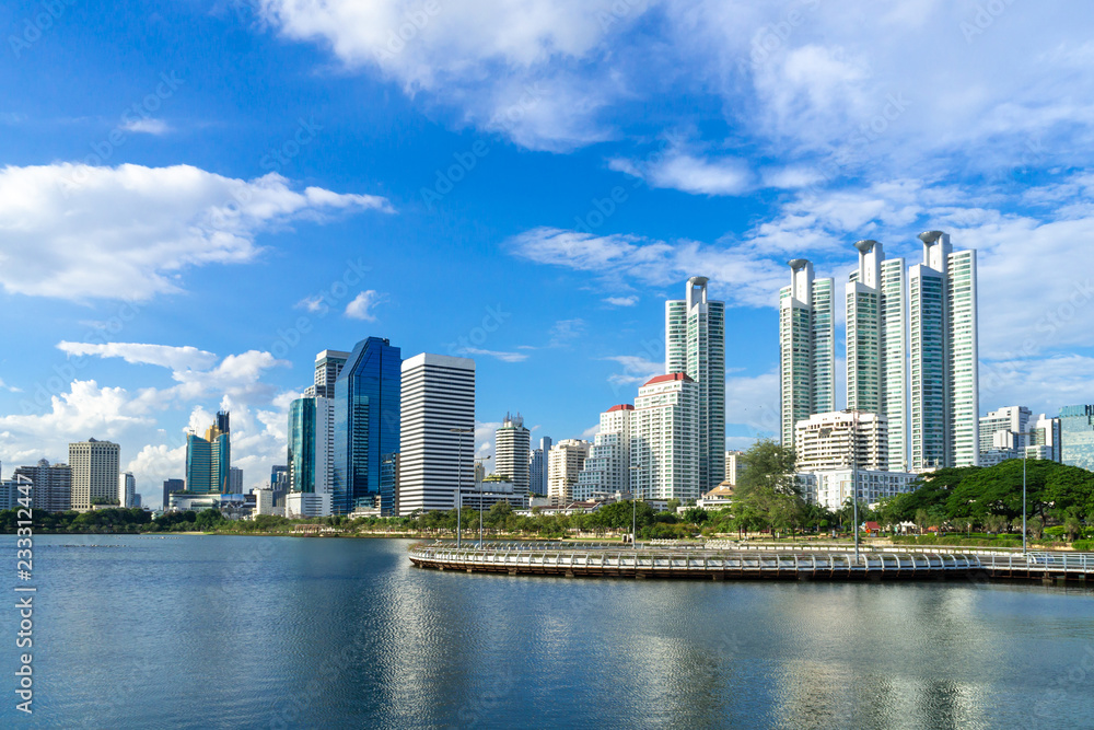 Fototapeta premium Miasto Bangkok - centrum miasta Dzielnica biznesowa obszar miejski, krajobraz Bangkok Tajlandia