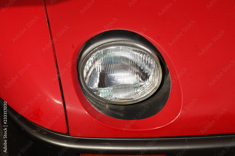 自動車のヘッドライト　Headlight of the old car
