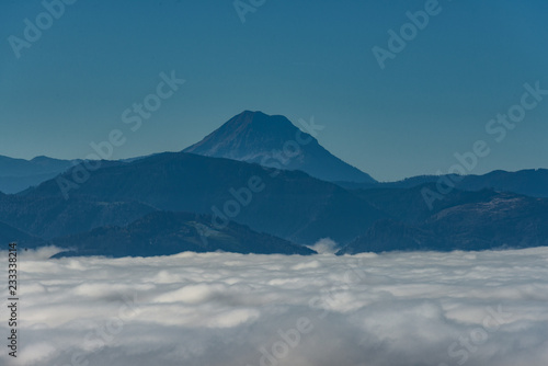 Wallpaper Mural Ötscher über Nebeldecke Torontodigital.ca