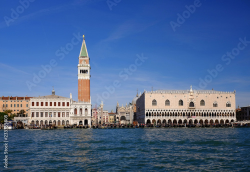 Palais des Doges vu de la mer, Venise © Syldel59