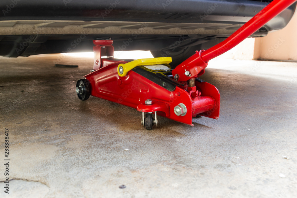 tool jack lift car for Maintenance and Check of cars at service car center