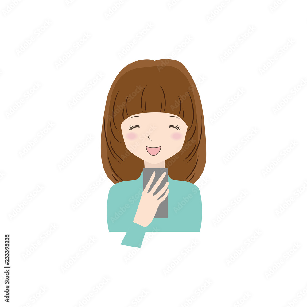 スマホを見て嬉しそうな女性