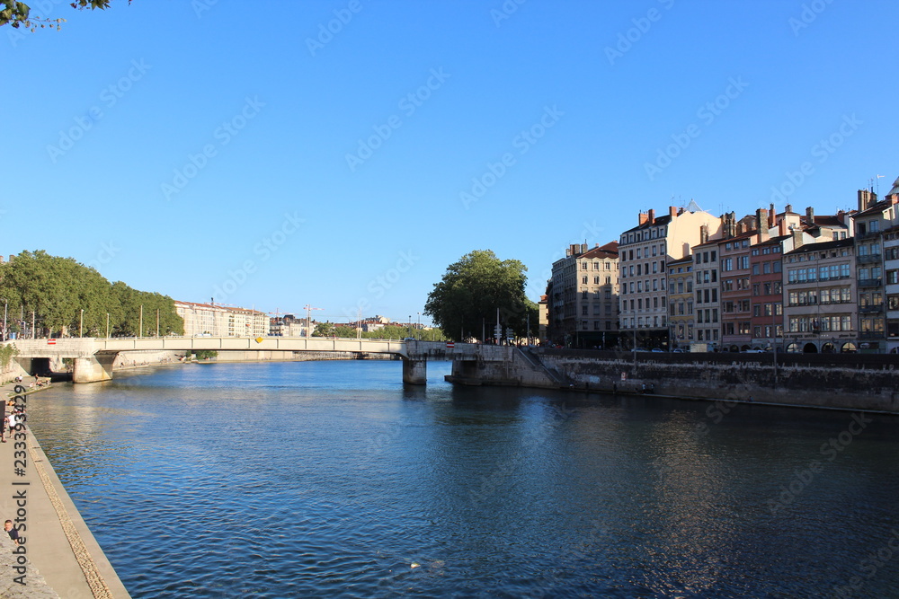 Lyon - Le Vieux Lyon vu depuis les quais de Saône