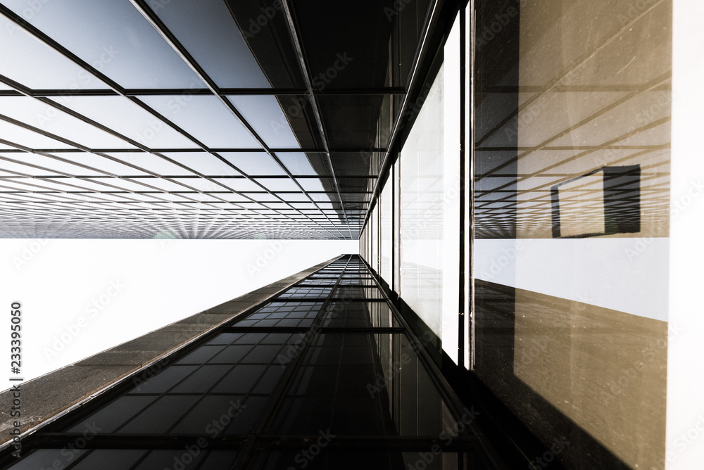 Obraz premium looking up facade