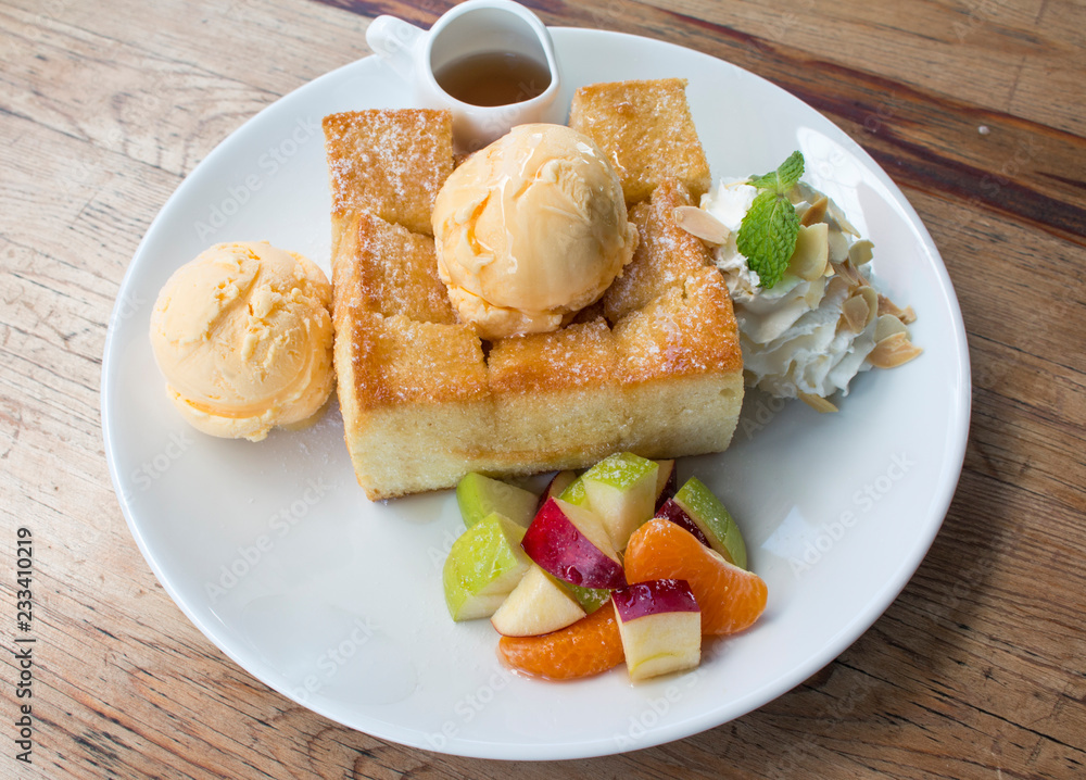 Toast Bread Pudding with ice cream and fruit Toast Bread Pudding with ice cream and fruit