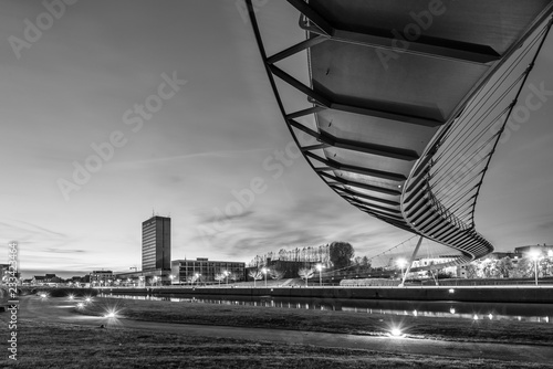 Foto college bridge in the city