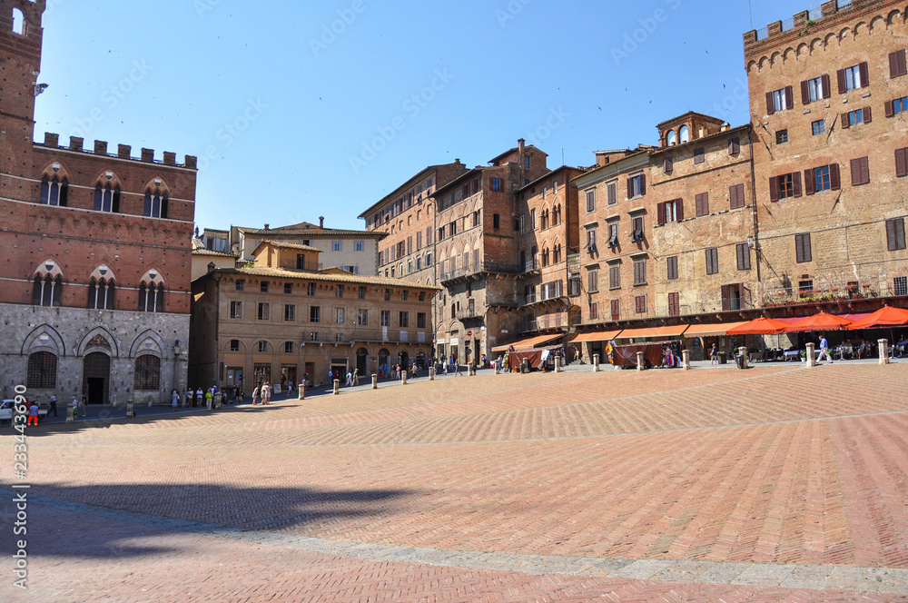  Piazza del Campo in Siena (Italy)