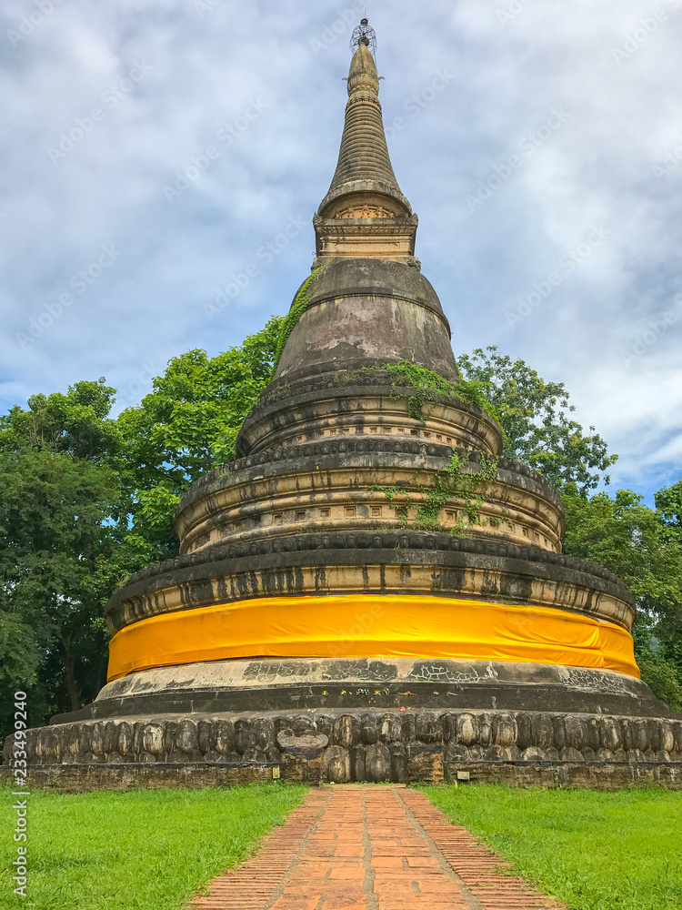 Fototapeta premium Old Temple with blue sky in Chiangmai Thailand