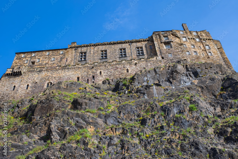 Blich nach oben zum Edinburgh Castle