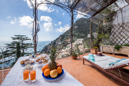 Ambienti di casa. Terrazza sul mare