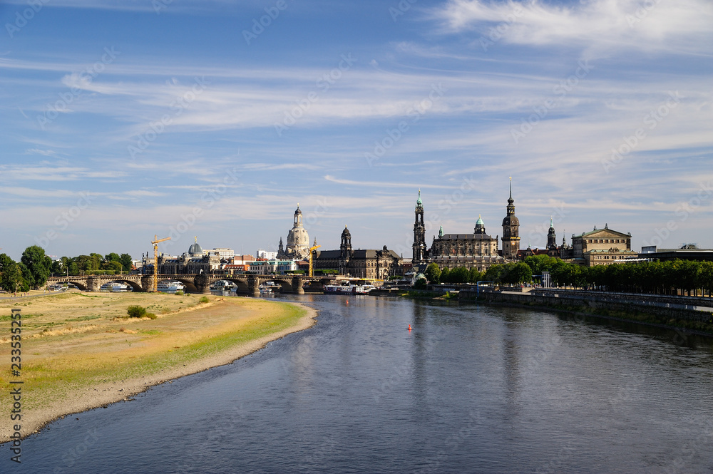 Niedrigwasser 2018, Dresden, Sachsen, Deutschland, Europa Niedrigwasser 2018, Dresden, Sachsen, Deutschland, Europa