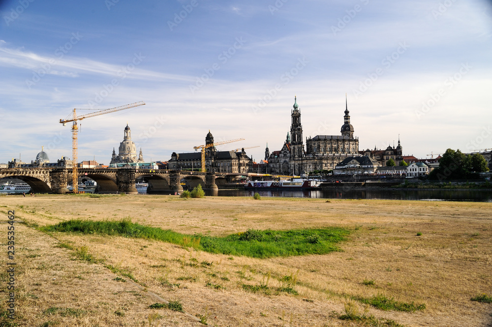 Niedrigwasser 2018, Dresden, Sachsen, Deutschland, Europa Niedrigwasser 2018, Dresden, Sachsen, Deutschland, Europa