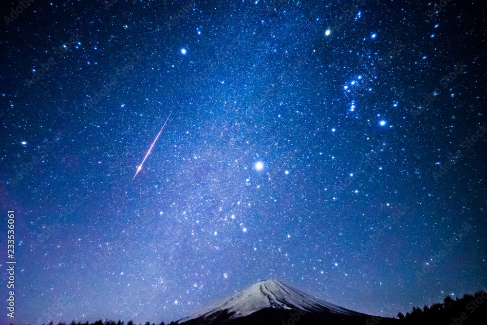 しぶんぎ座流星群と富士山stock Photo Adobe Stock