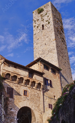 Becci Arch, San Gimignano, Tuscany, Italy photo