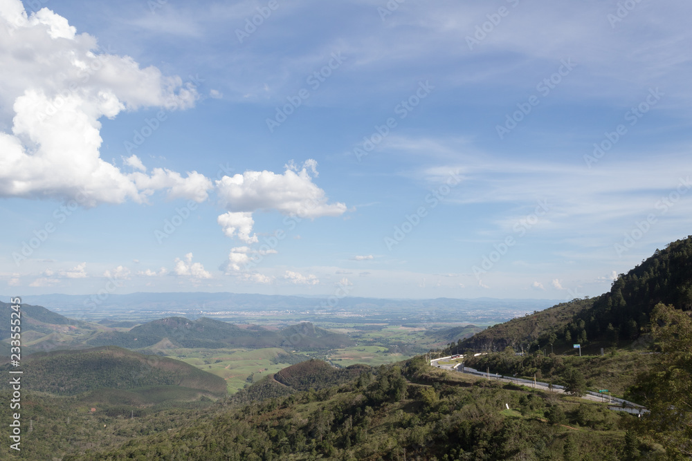 Vista para a Serra da Mantiqueira | View to the Mantiqueira Mountains