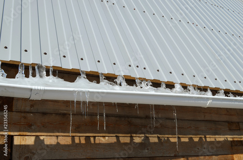 часть крыши дома