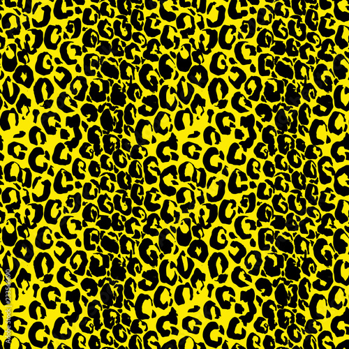 Seamless black and yellow leopard pattern. Animal skin grunge texture. Vector illustration.