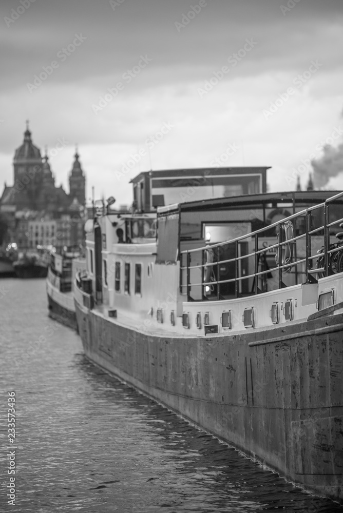 Naklejka premium Random Boat in Amsterdam