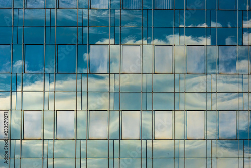 Fenster  Wolken  Spiegelung