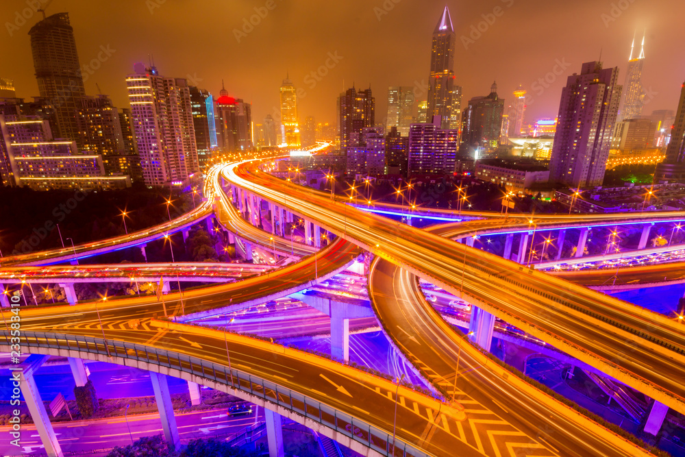 Fototapeta premium Traffic tracks in the downtown area of Shanghai at night