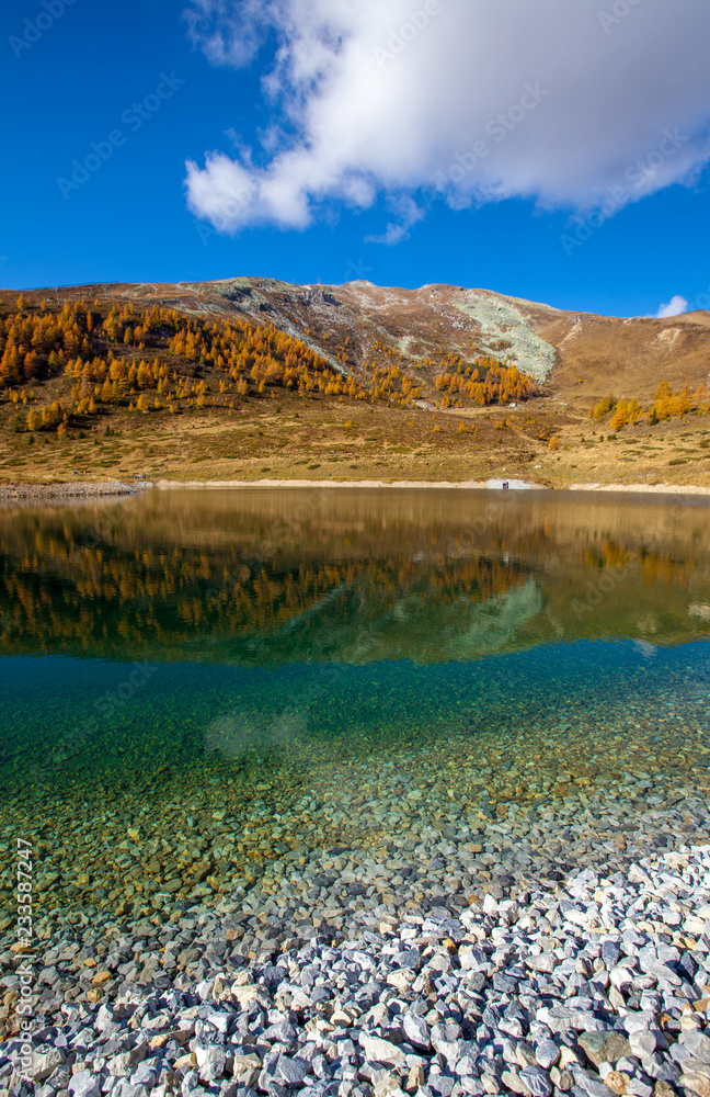 Der untere Speichersee am Speiereck im Hochformat