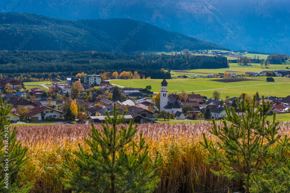 Blick auf Mieming in Tirol