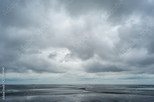 bretagne  mont saint michele  strand ebbe  himmel