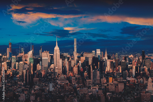 New York city skyline with urban skyscrapers at sunset, NYC USA © Patrick Foto